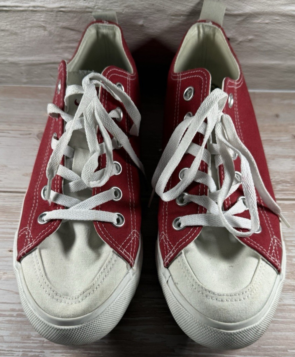 Skicks Alabama Crimson Tide red and white shoes. Size men 7; women 9